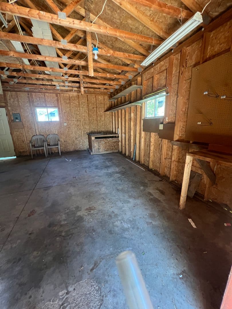 Marshfield House: 206 E 14th St