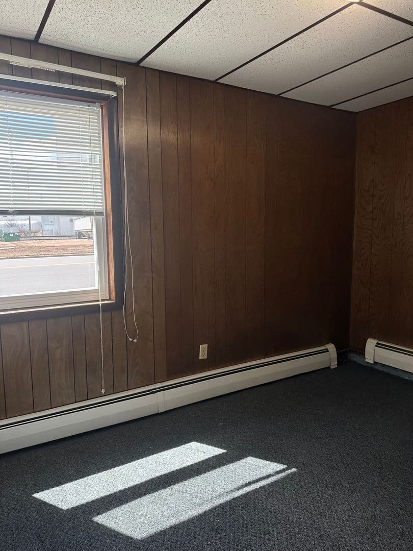 Spencer Apartment: 206 S Pacific St