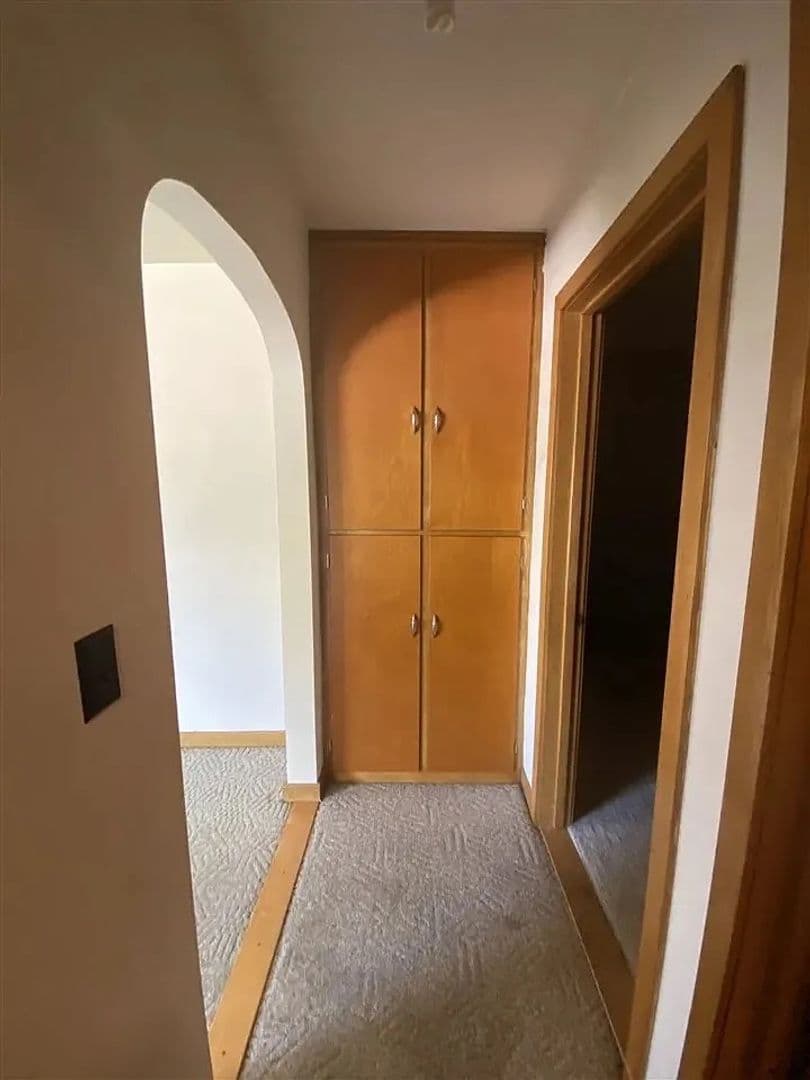 Merrill Apartment: 1200 E 2nd Street