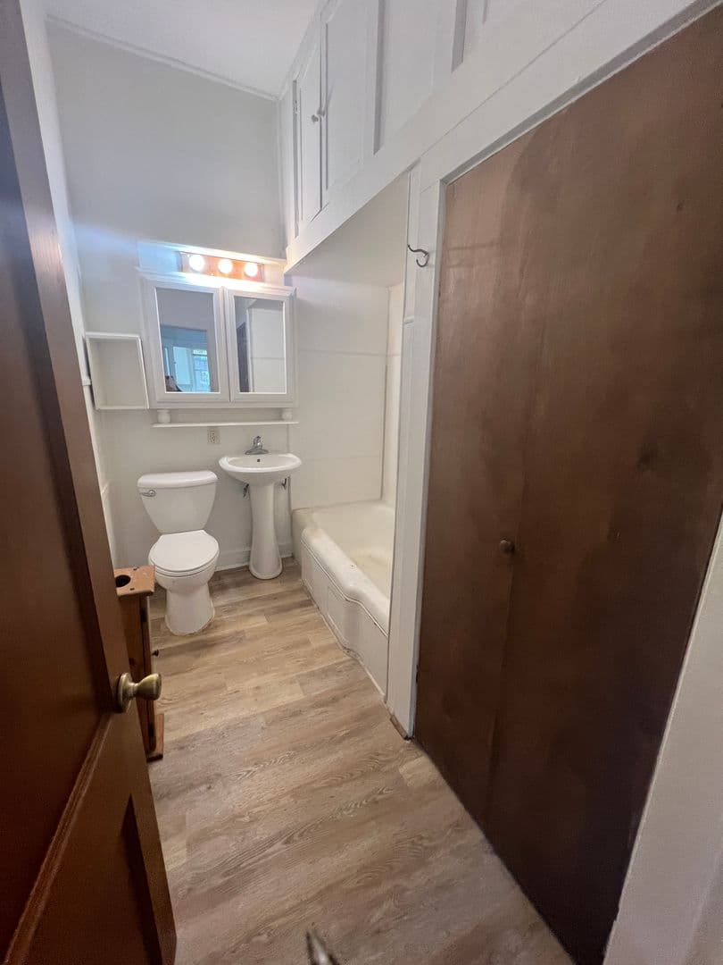 Marion Apartment: 710 North Main Street