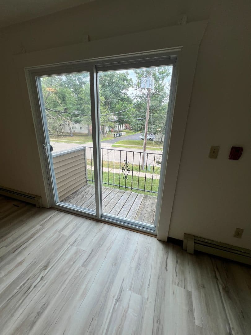 Wisconsin Rapids Apartment: 1320 23rd Ave S