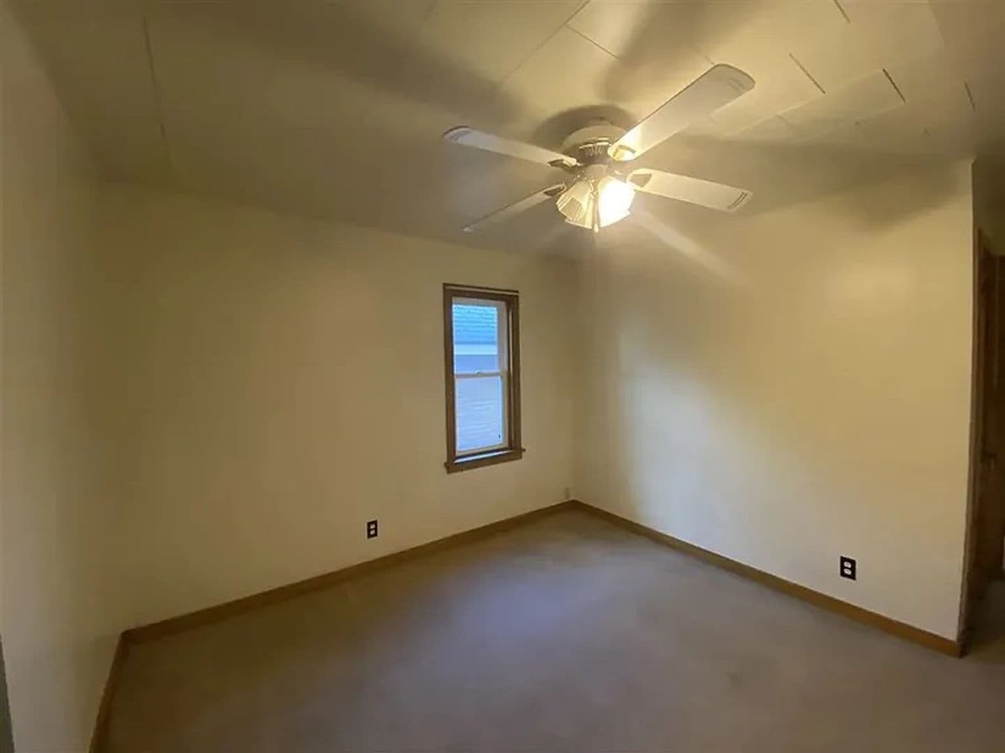 Merrill Apartment: 1200 E 2nd Street