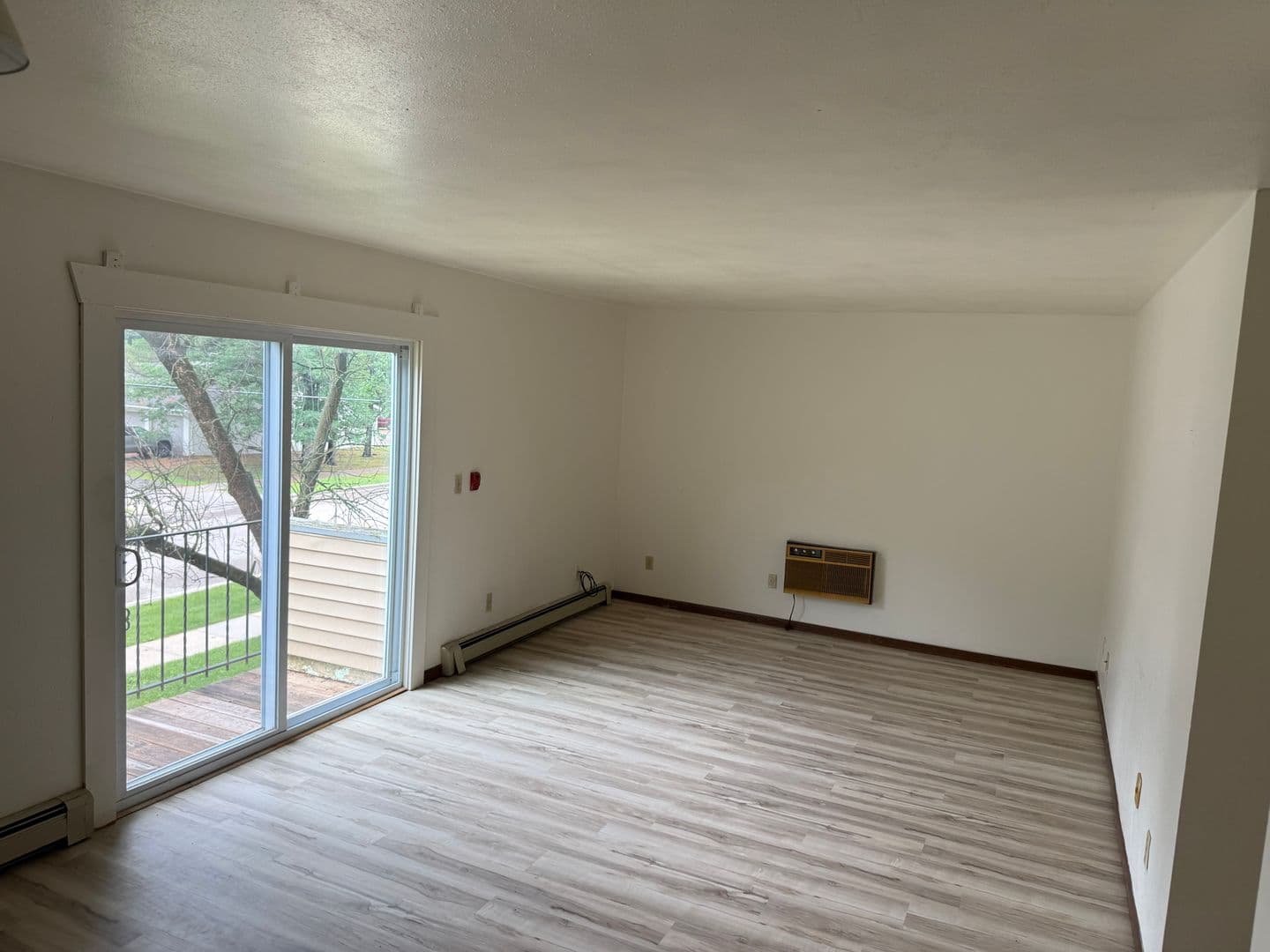 Wisconsin Rapids Apartment: 1320 23rd Ave S