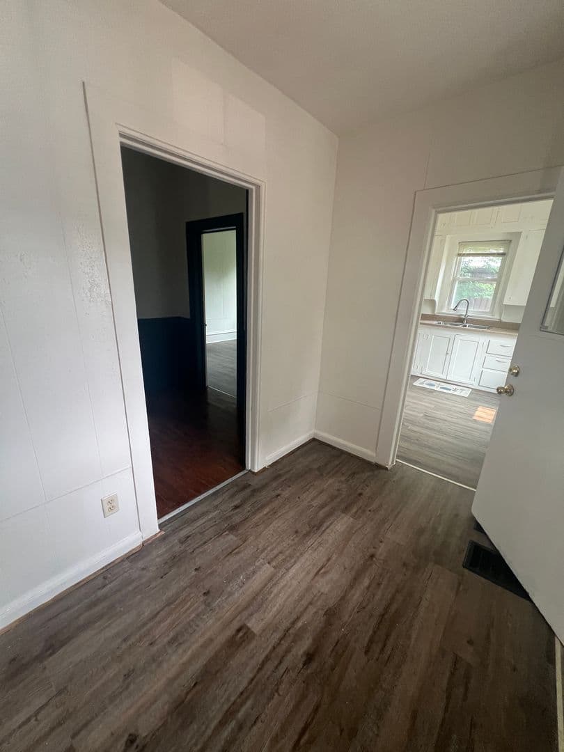 Marion Apartment: 710 North Main Street