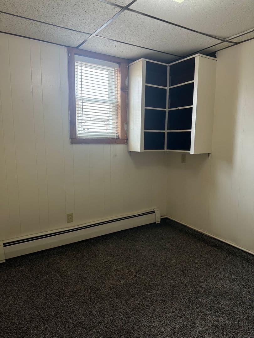 Spencer Apartment: 206 S Pacific St