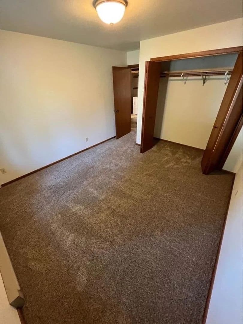 Wausau Apartment: 632-638 S 44th Avenue