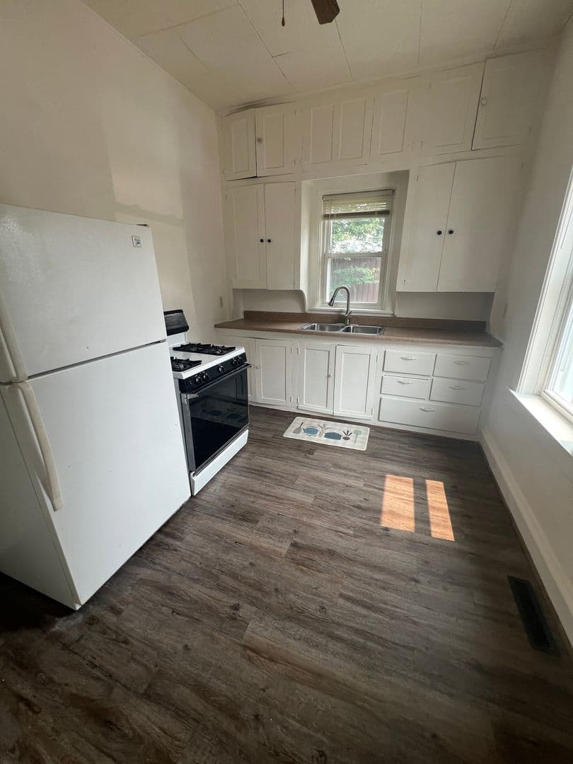 Marion Apartment: 710 North Main Street