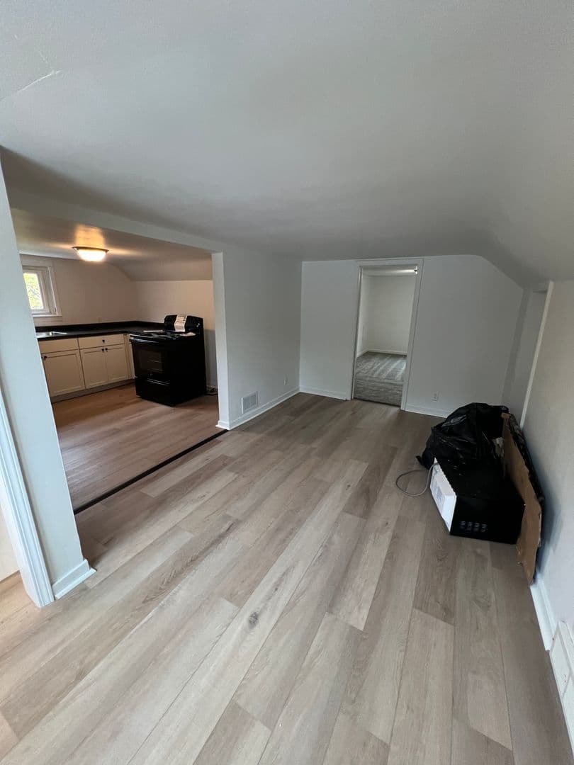 Schofield Apartment: 129 Williams Street