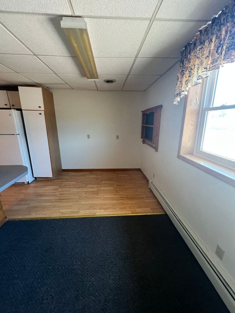 Spencer Apartment: 206 S Pacific St