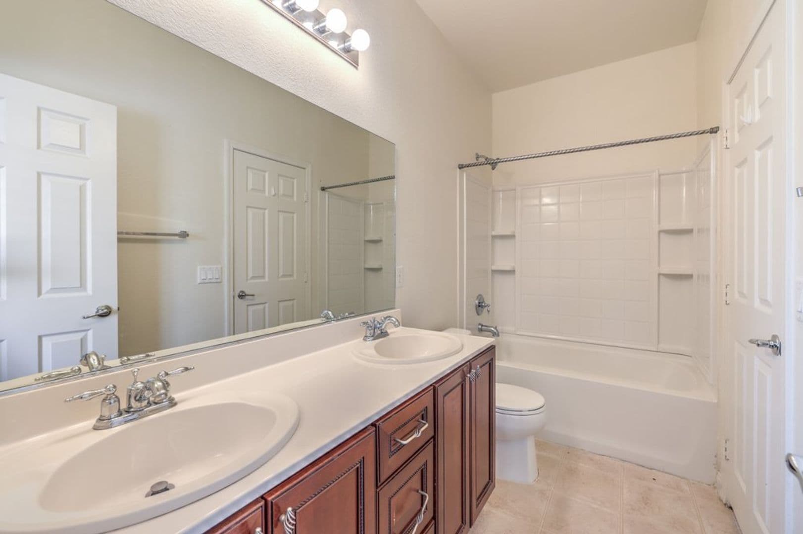 NORTH LAS VEGAS House: 8229 SAWMILL FALLS ST