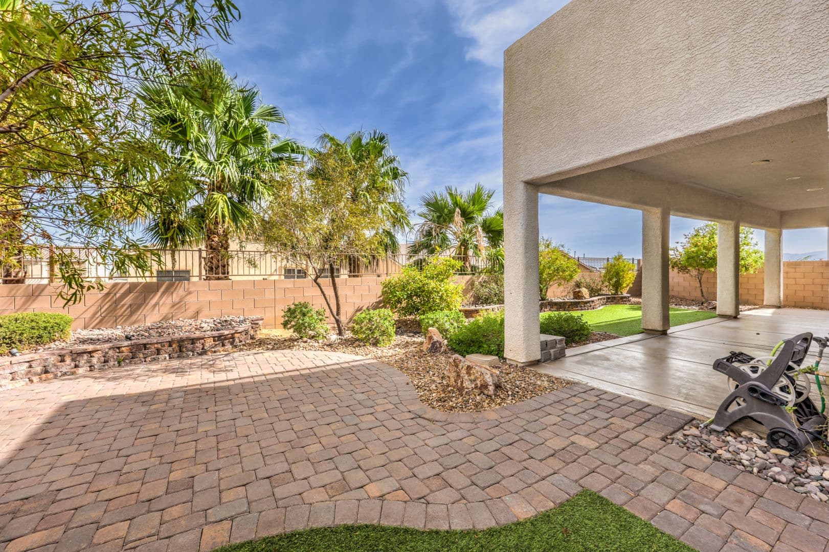 Henderson House: 824 Plockton