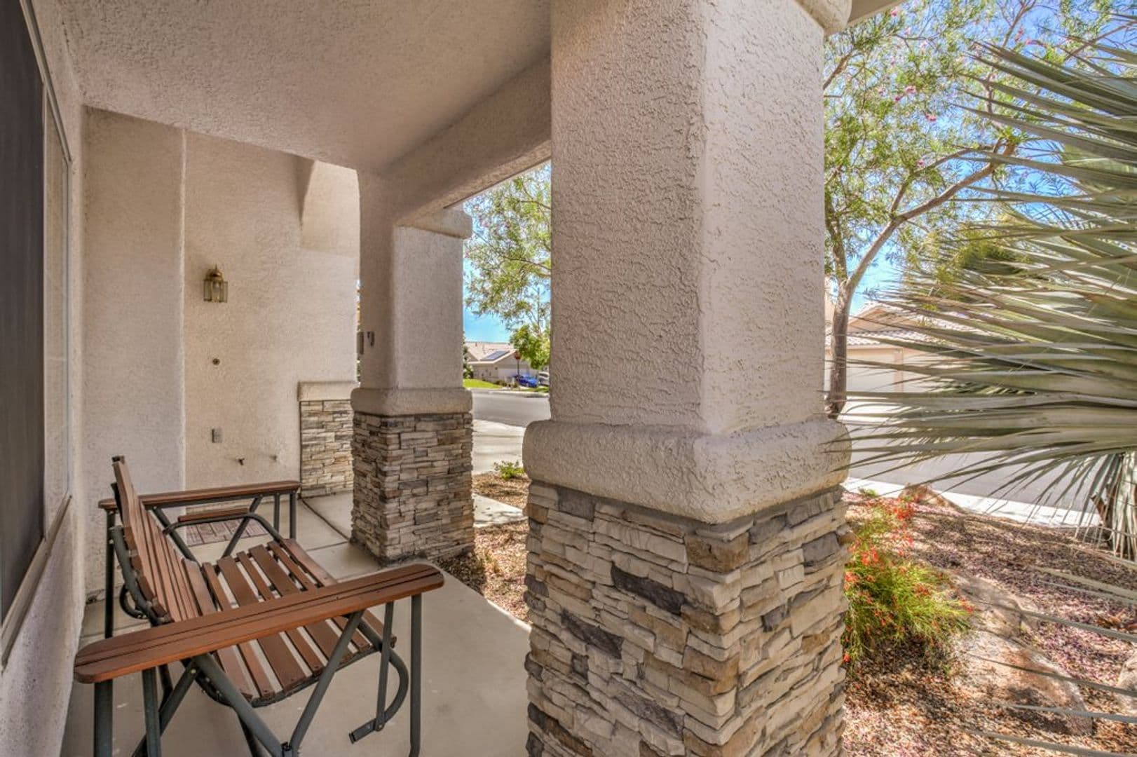 Henderson House: 2733 Bensonhurst Lane