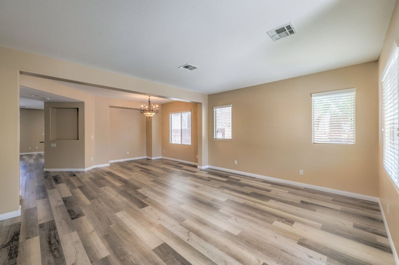NORTH LAS VEGAS House: 8229 SAWMILL FALLS ST
