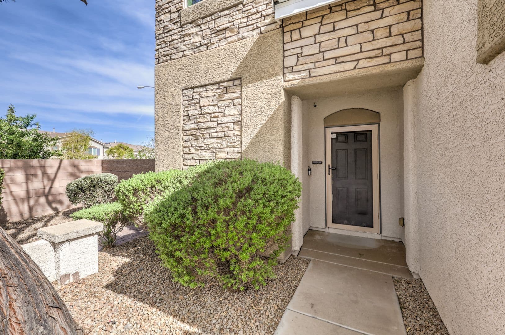 Henderson House: 824 Plockton