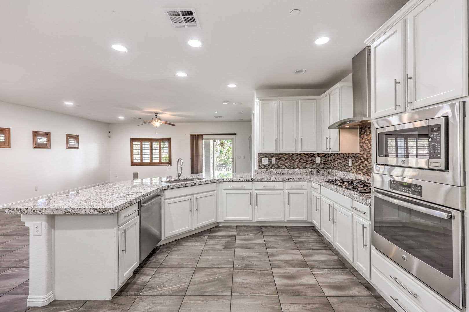 Henderson House: 824 Plockton