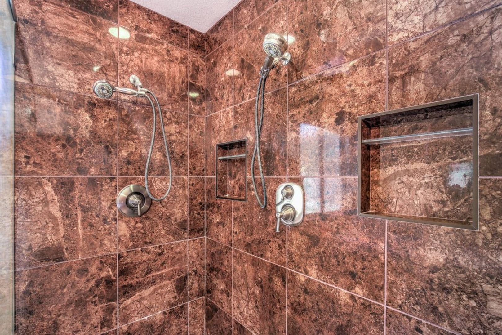 Henderson House: 2733 Bensonhurst Lane