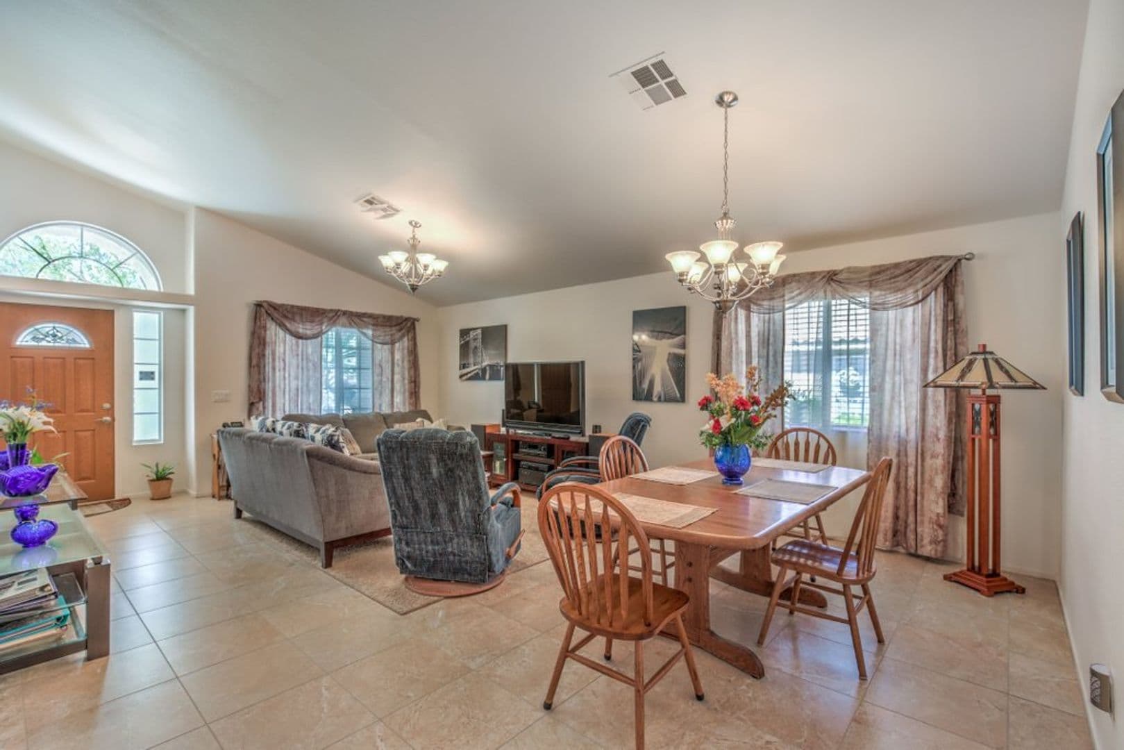 Henderson House: 2733 Bensonhurst Lane