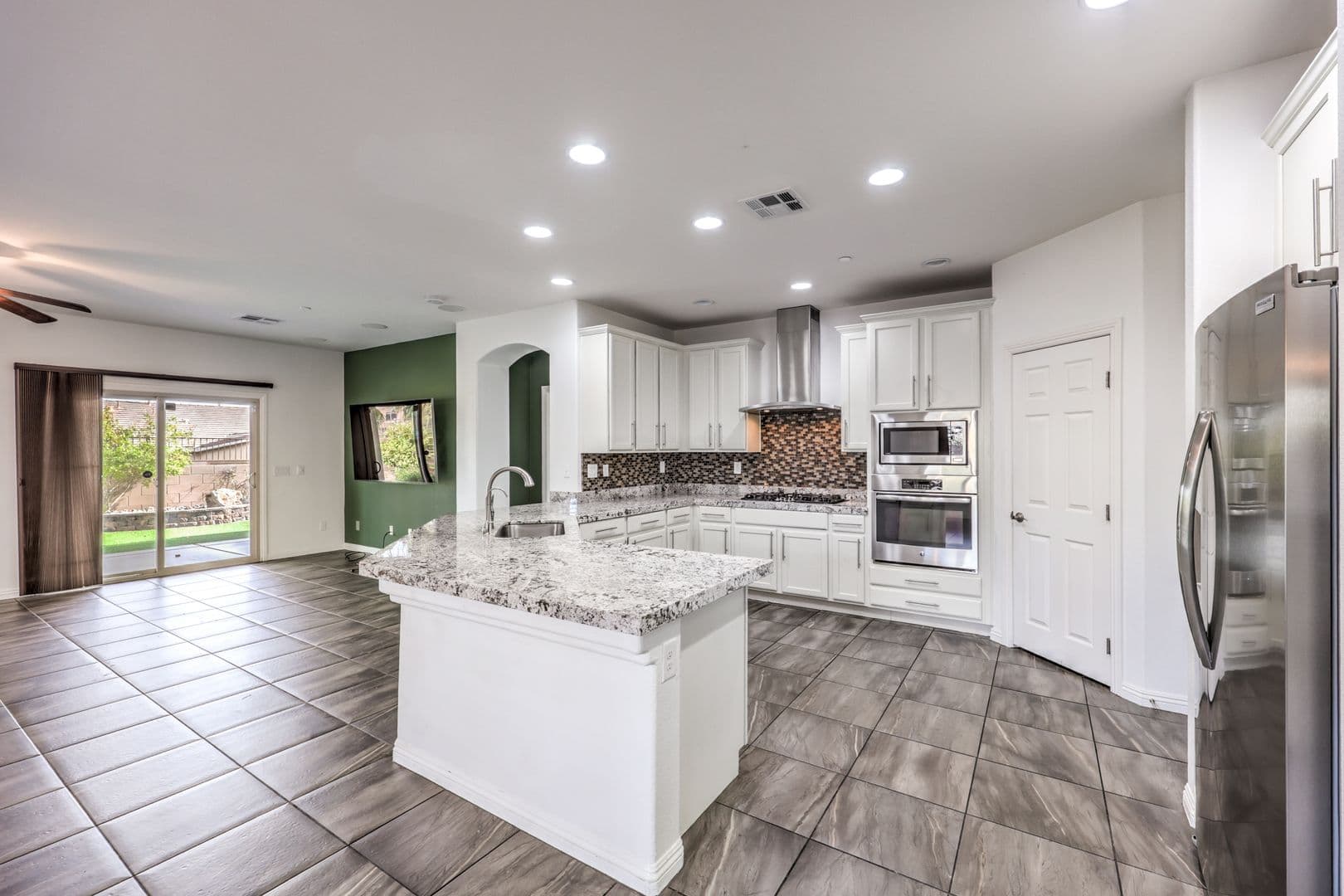 Henderson House: 824 Plockton