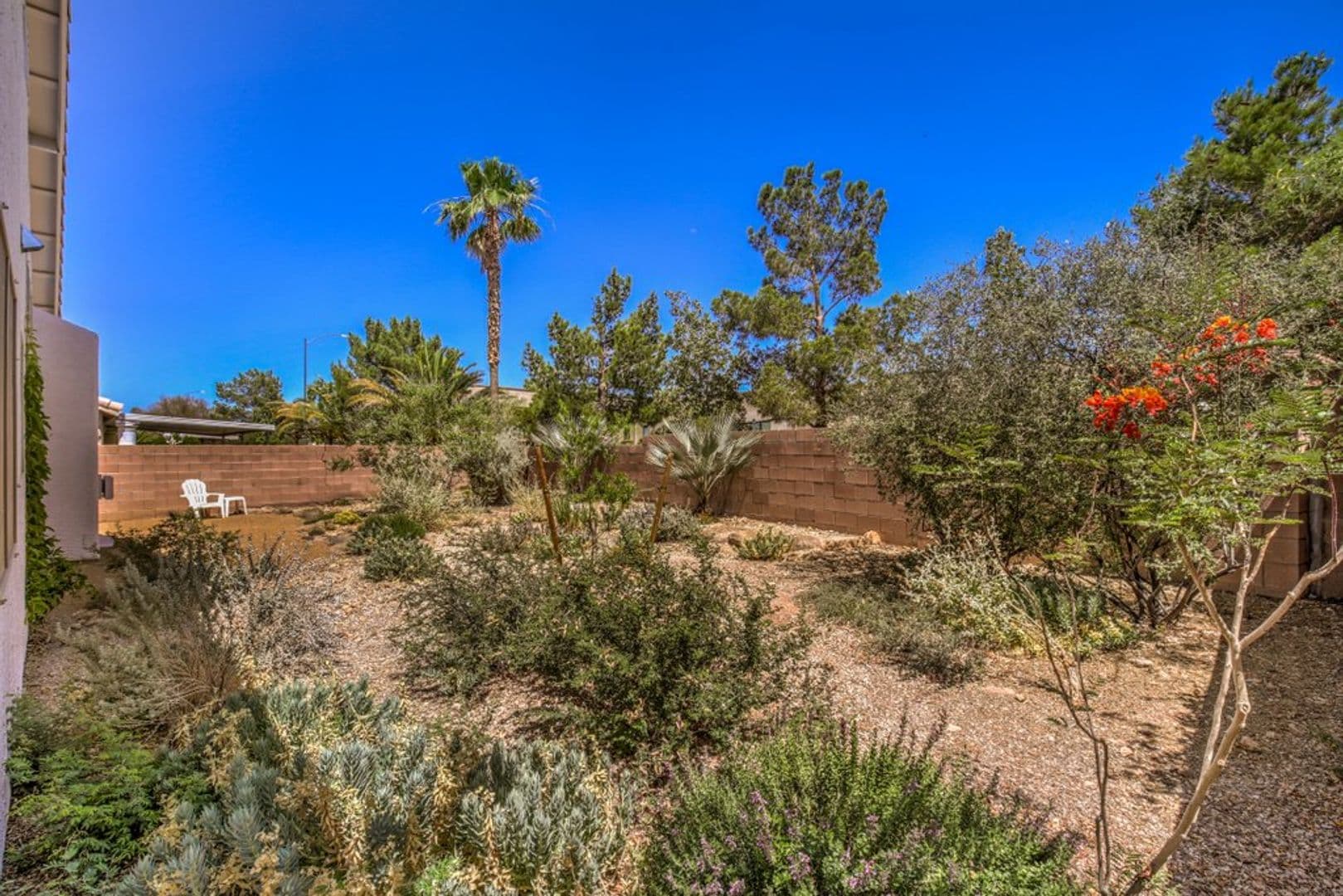 Henderson House: 2733 Bensonhurst Lane