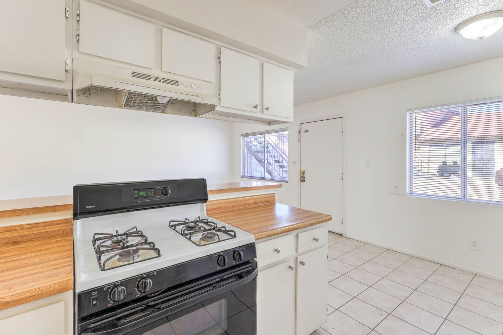 Las Vegas Apartment: 3109 N. Walnut Rd.