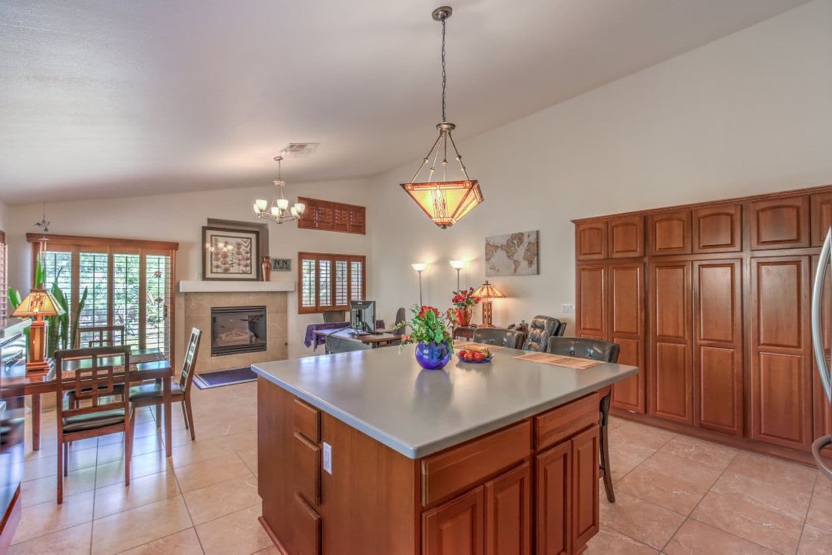 Henderson House: 2733 Bensonhurst Lane