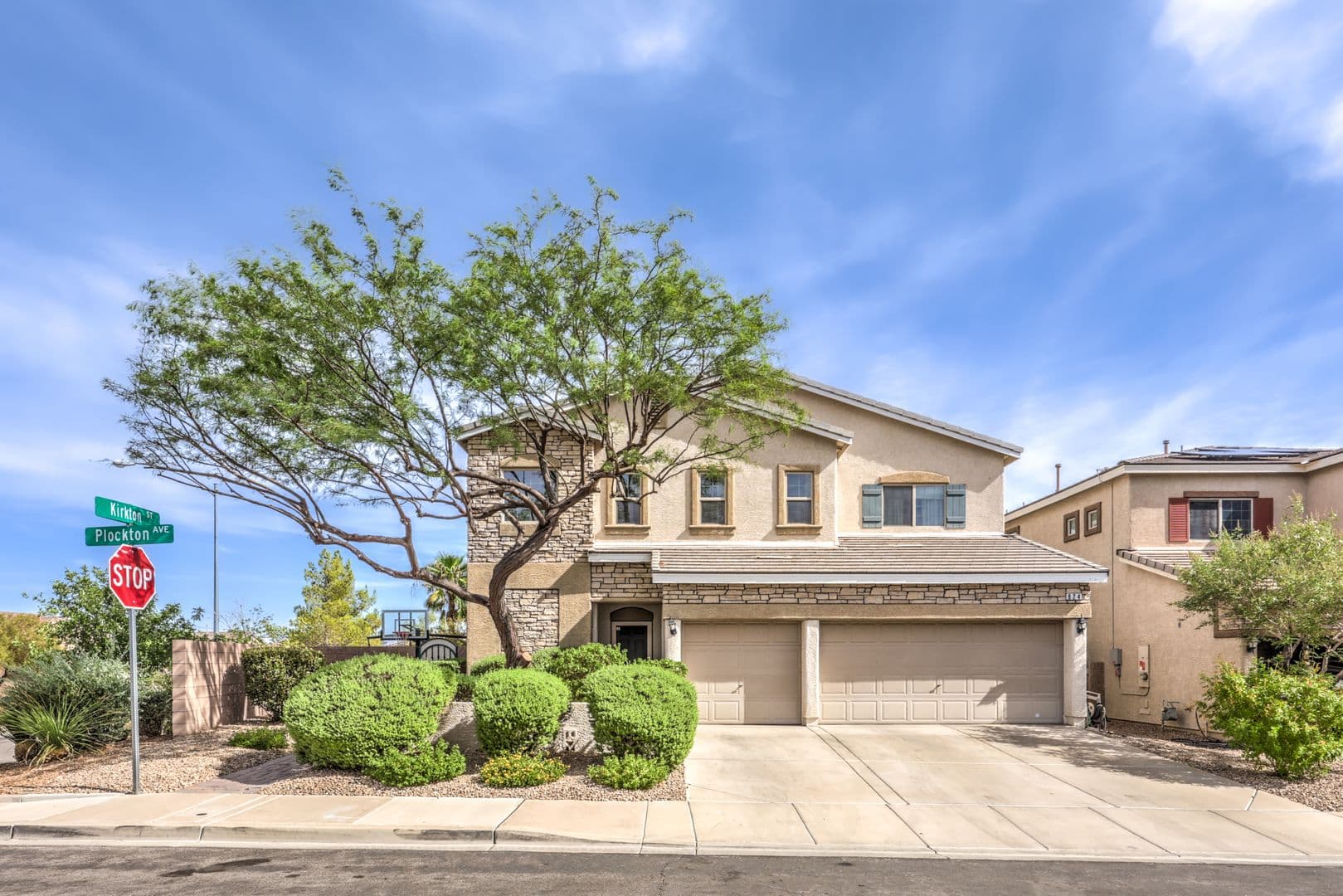 Henderson House: 824 Plockton