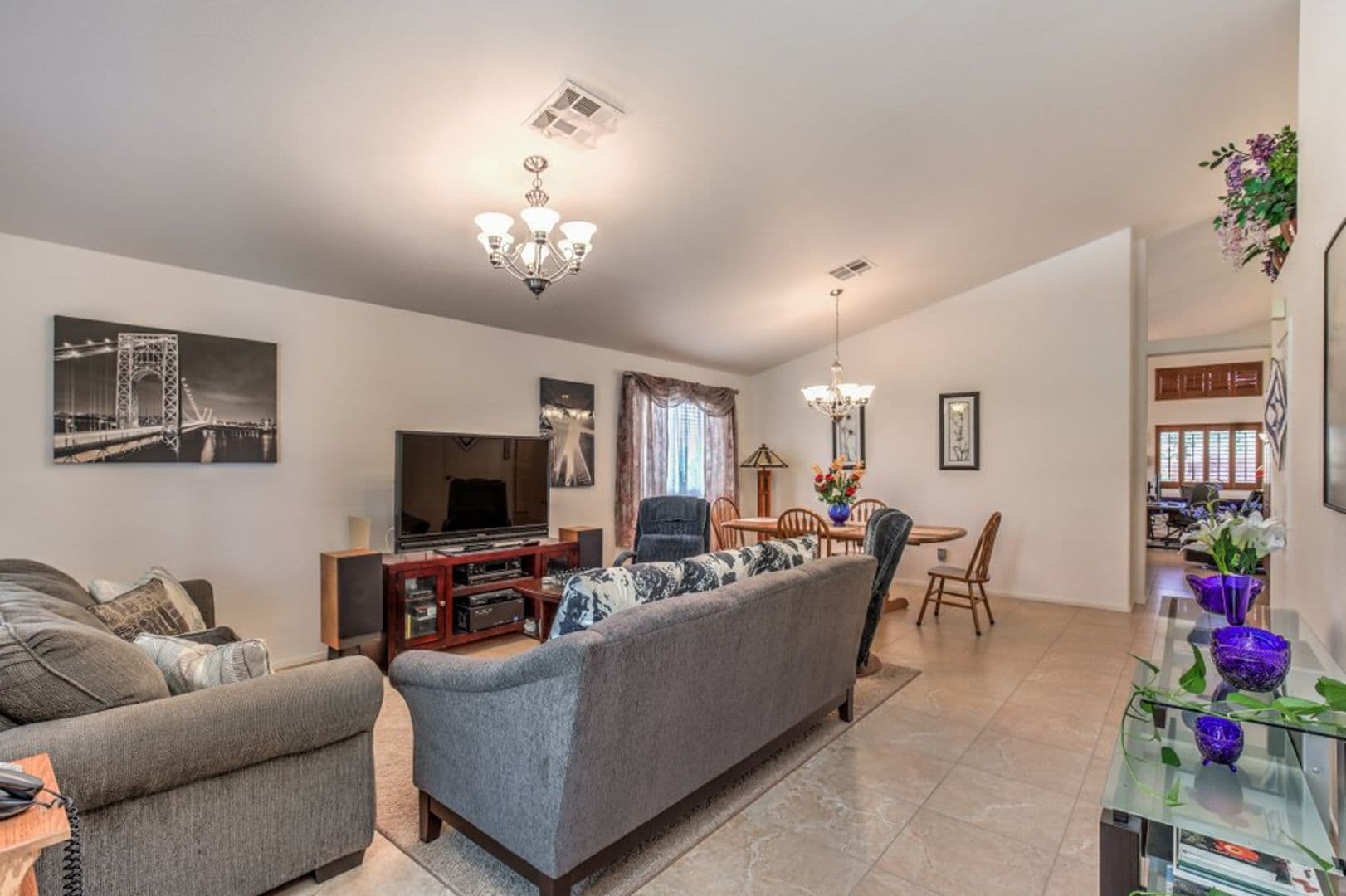 Henderson House: 2733 Bensonhurst Lane