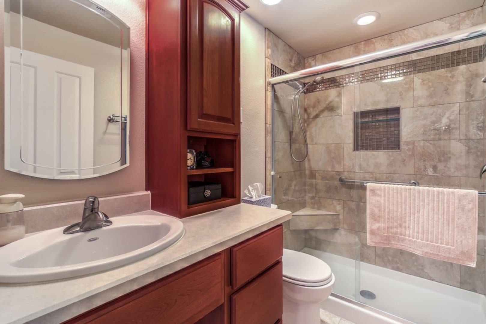Henderson House: 2733 Bensonhurst Lane