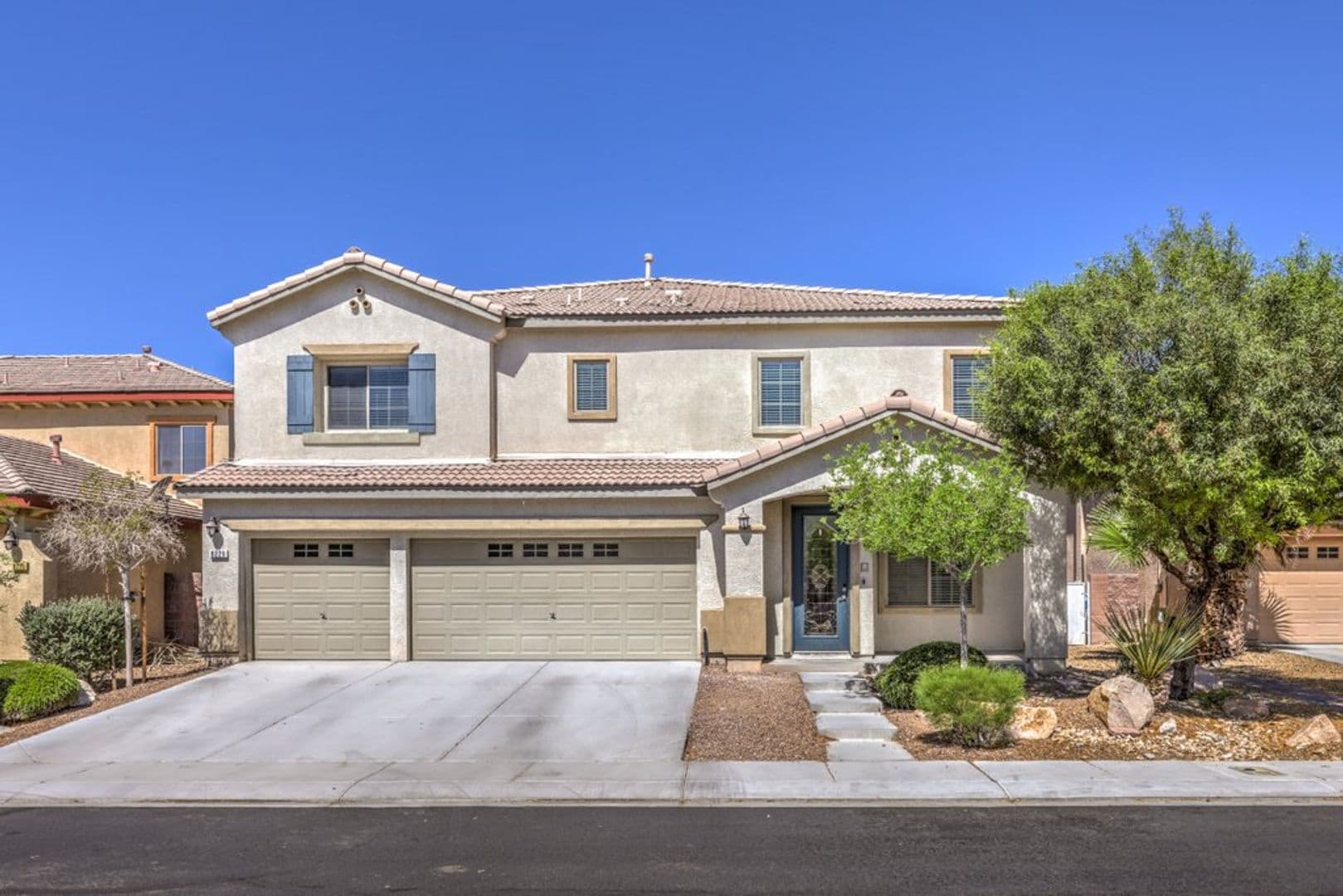 NORTH LAS VEGAS House: 8229 SAWMILL FALLS ST