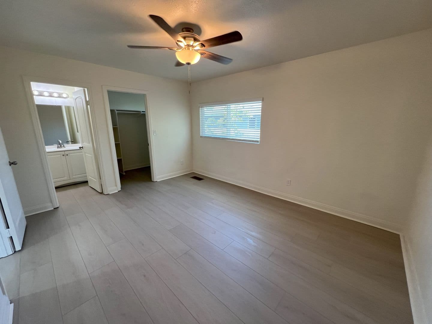El Cajon Apartment: 431 Van Houten Ave