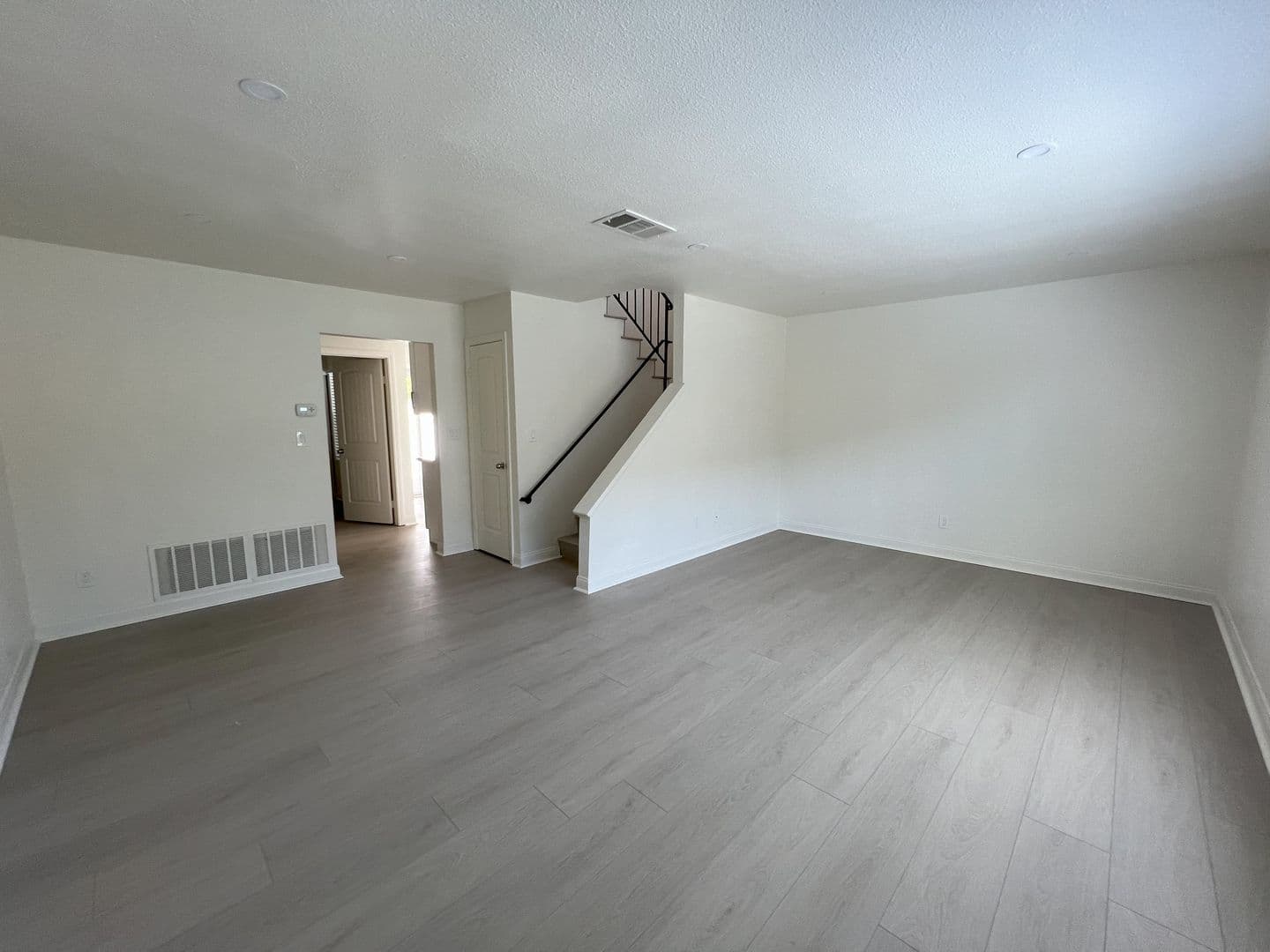 El Cajon Apartment: 431 Van Houten Ave