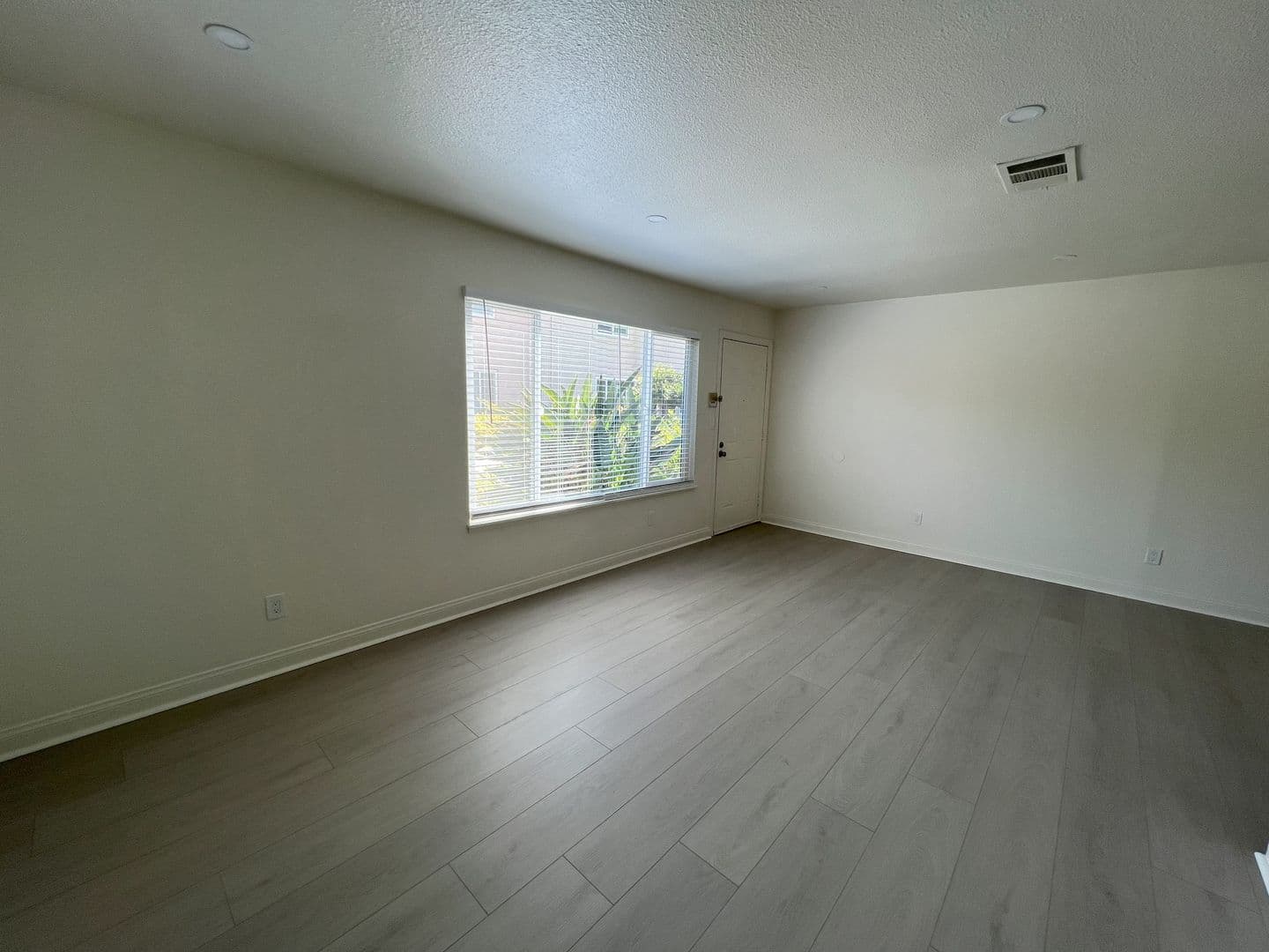 El Cajon Apartment: 431 Van Houten Ave