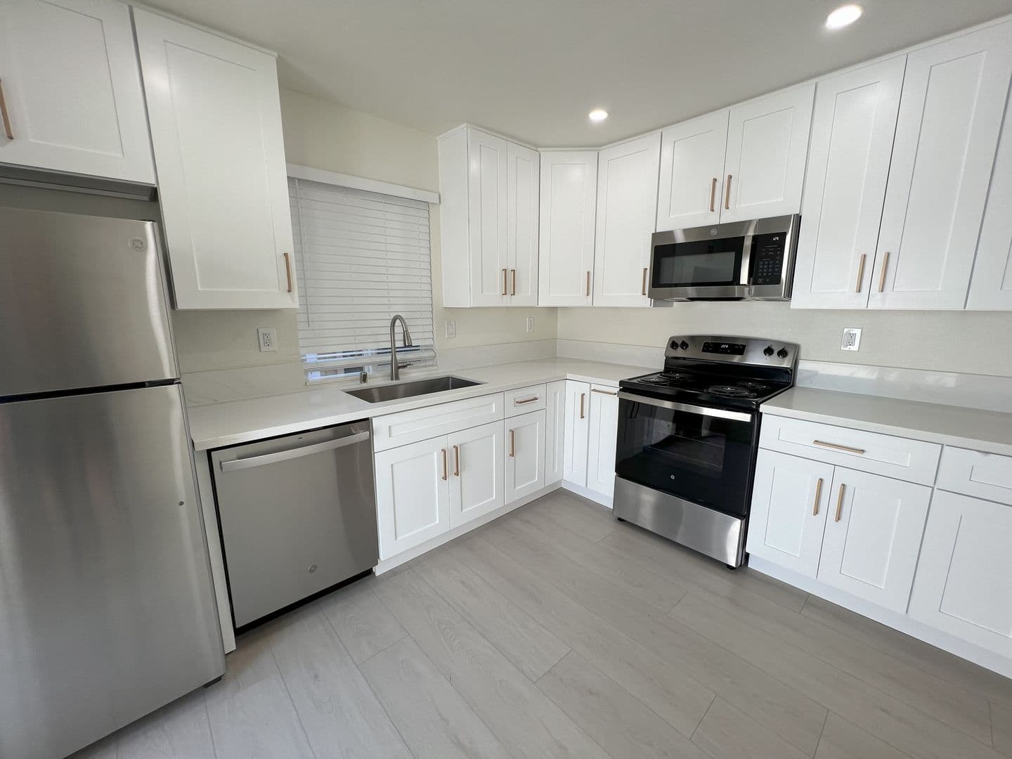 El Cajon Apartment: 431 Van Houten Ave