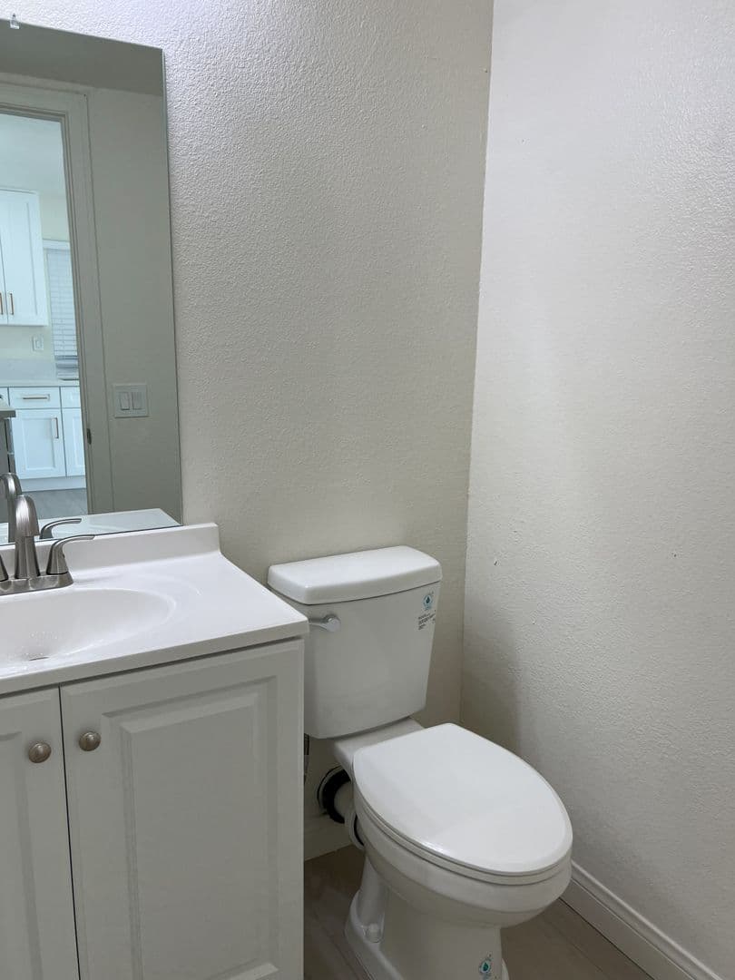 El Cajon Apartment: 431 Van Houten Ave