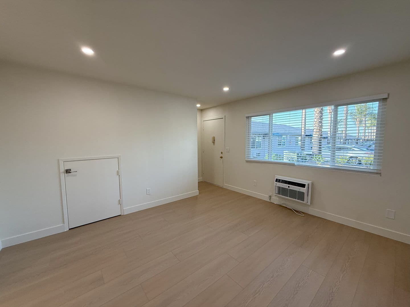 El Cajon Apartment: 565 W. Chase Avenue