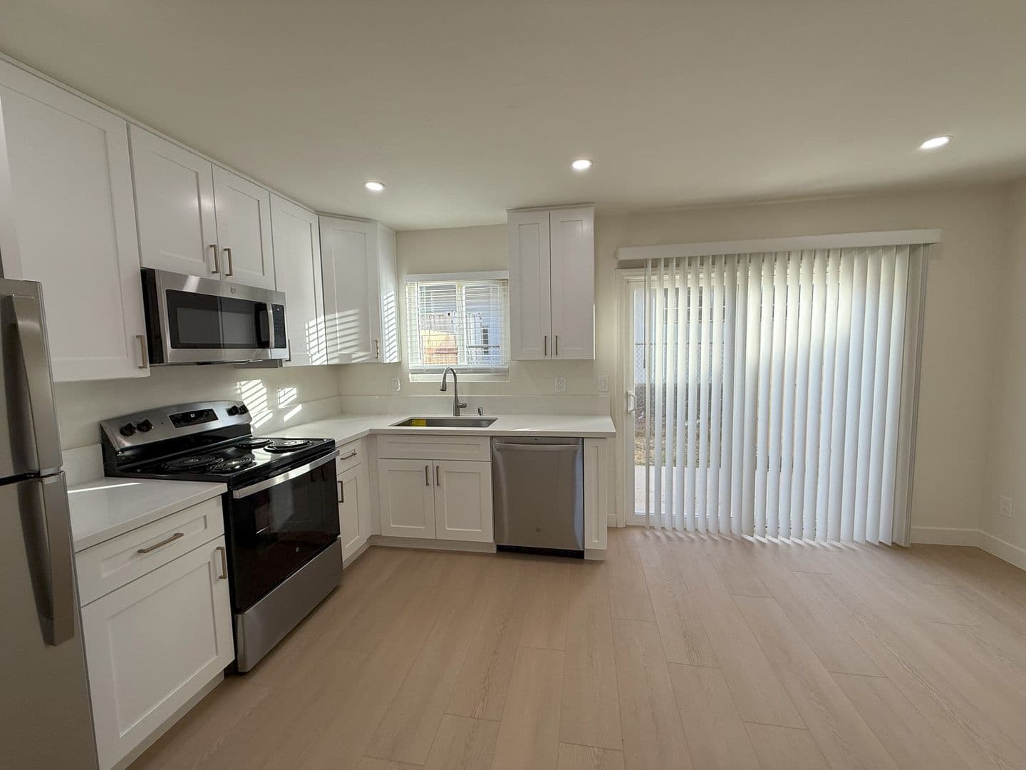 El Cajon Apartment: 565 W. Chase Avenue