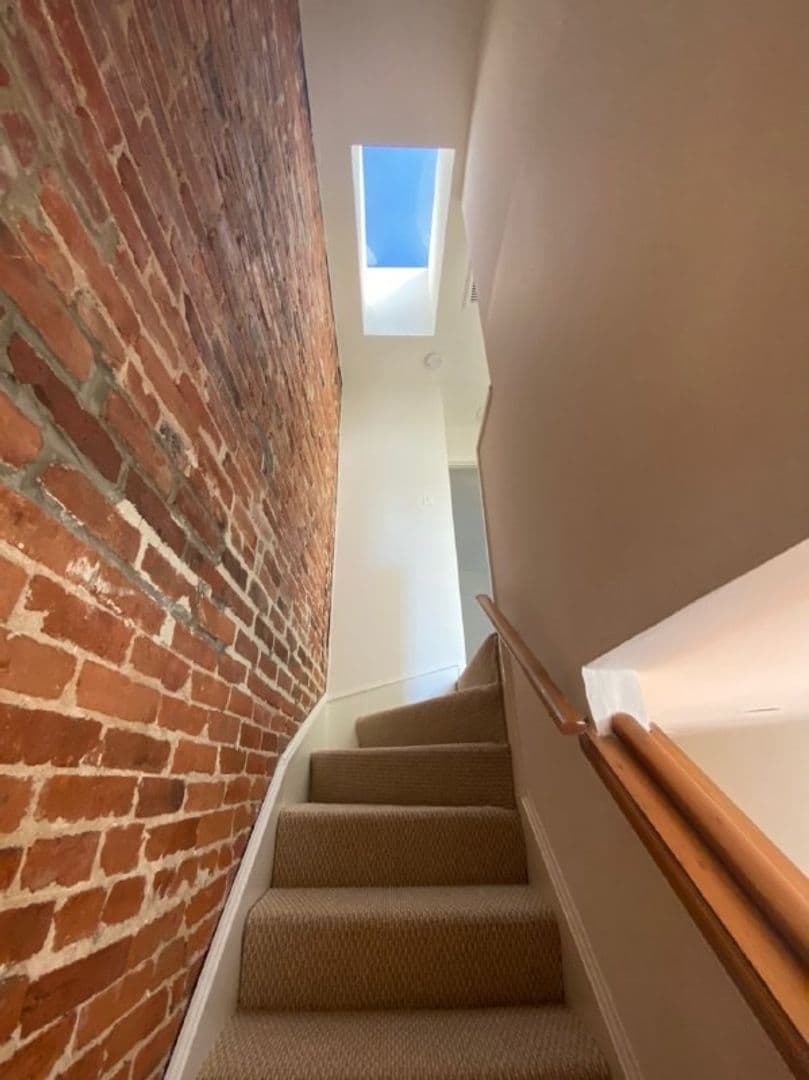 Washington House: 413 Warner St. NW