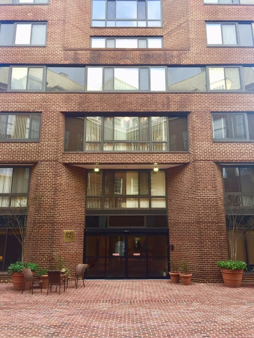 Washington House: 1077 30th St. NW
