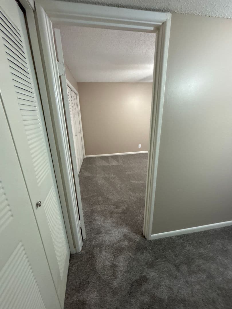 Omaha Apartment: 7525 Pierce Plaza