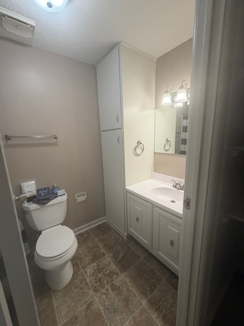 Omaha Apartment: 7525 Pierce Plaza