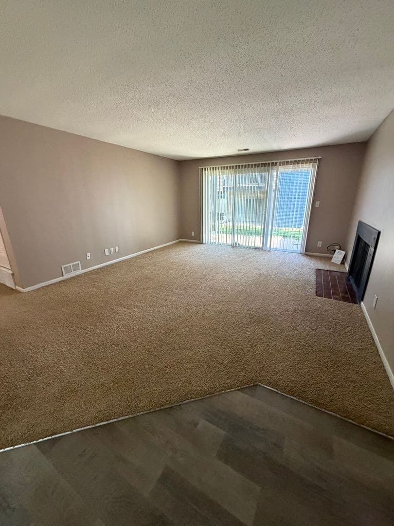 Omaha Apartment: 7525 Pierce Plaza