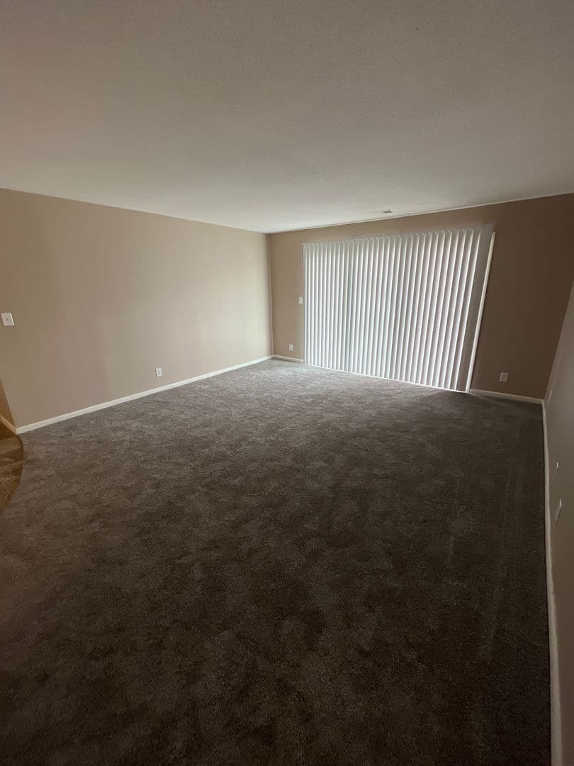 Omaha Apartment: 7525 Pierce Plaza