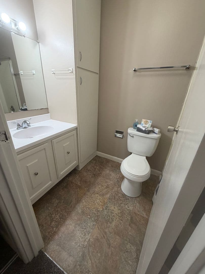 Omaha Apartment: 7525 Pierce Plaza
