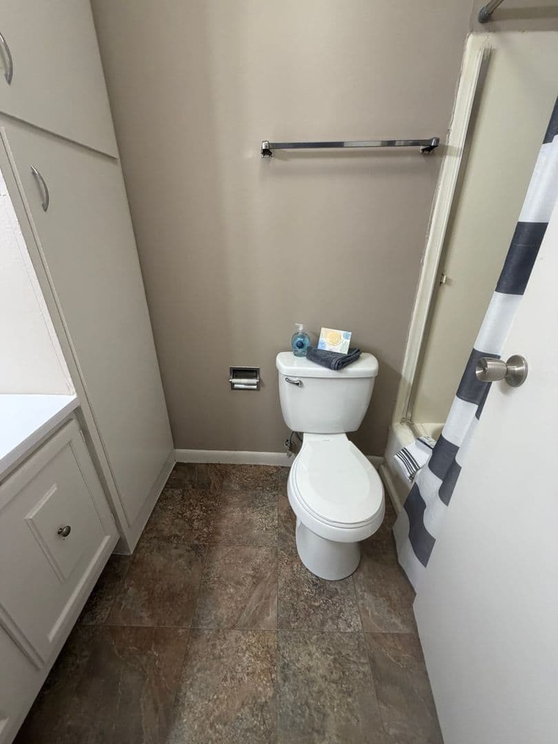 Omaha Apartment: 7525 Pierce Plaza