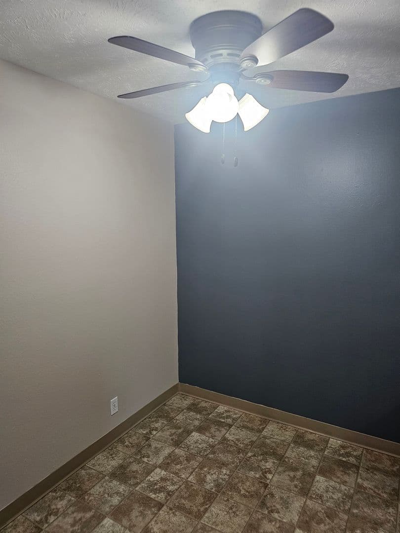 Bellevue Apartment: 910 Ginny Avenue