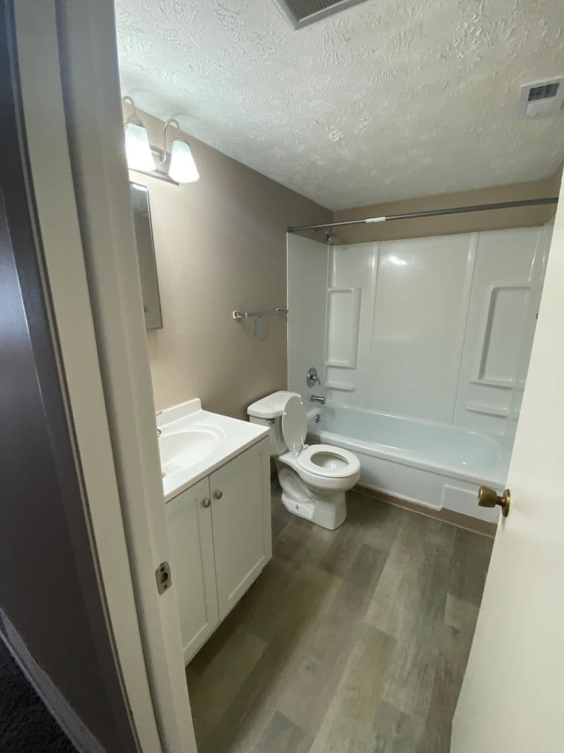 Bellevue Apartment: 2945 Biggs Plaza
