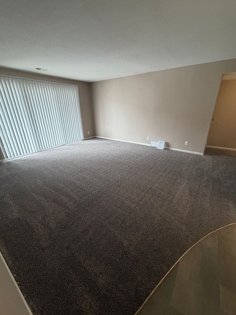 Omaha Apartment: 7525 Pierce Plaza