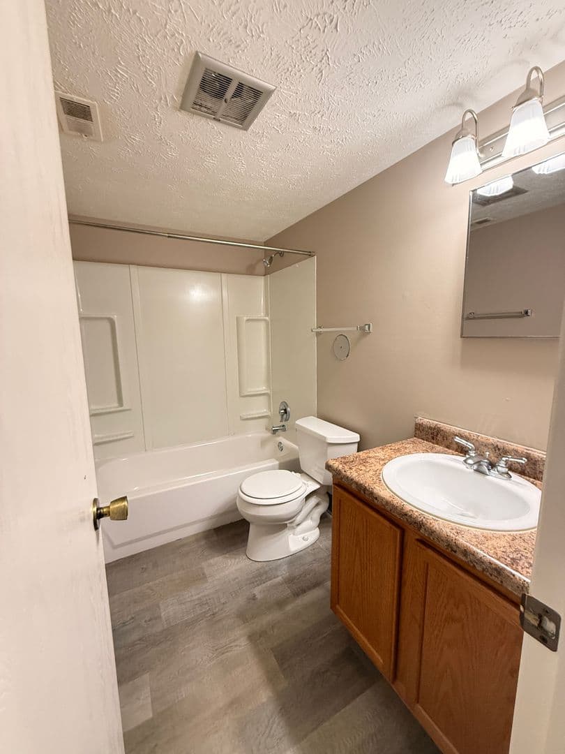 Bellevue Apartment: 2945 Biggs Plaza