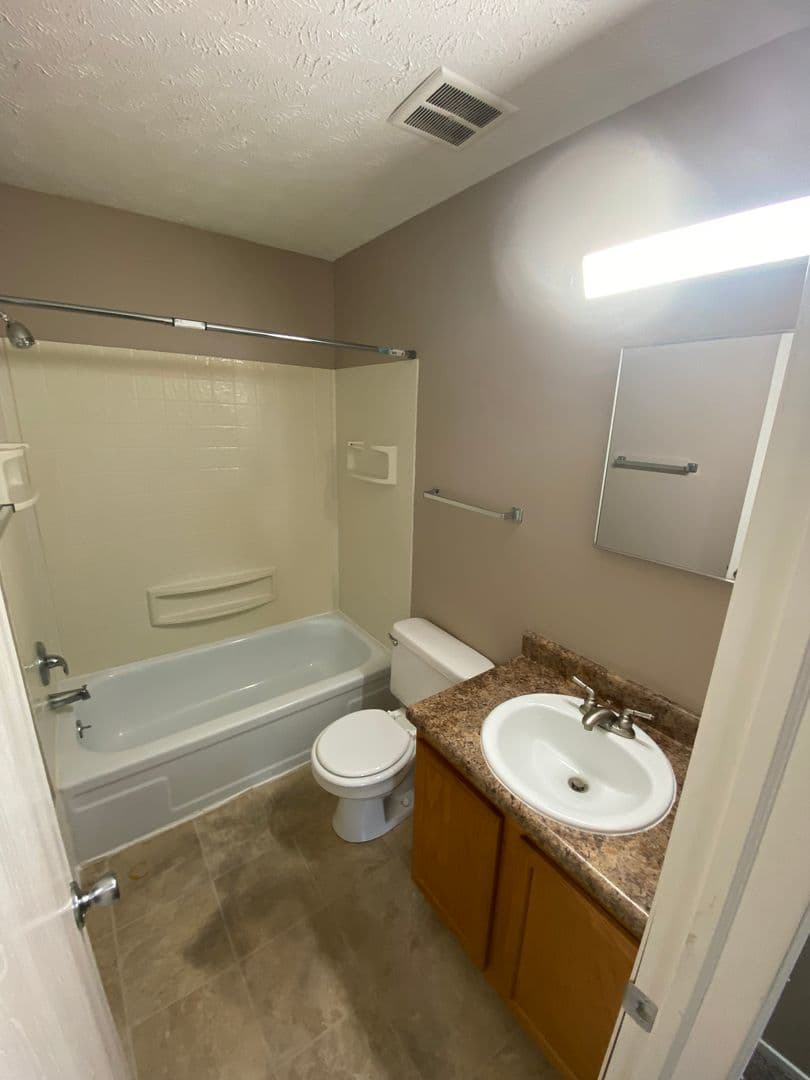 Bellevue Apartment: 2945 Biggs Plaza