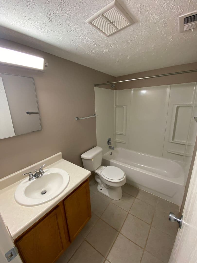 Bellevue Apartment: 2945 Biggs Plaza